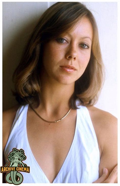 JENNY AGUTTER NUDE CELEBRITY WALKABOUT AND。